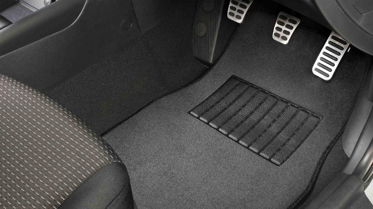 Ini Ciri-Cirinya Minyak Rem Mobil Habis
