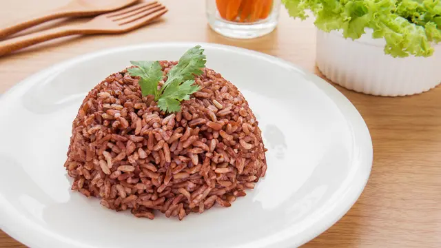 4 Rekomendasi Makanan yang Sehat dan Aman untuk Disantap Saat Berpuasa