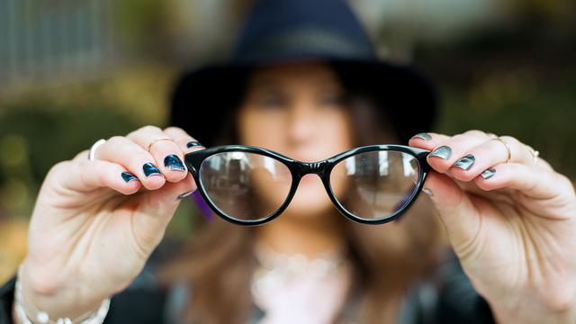 [Bintang] Lihat Tanpa Kacamata