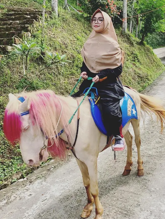 (Instagram/riaricis1795)