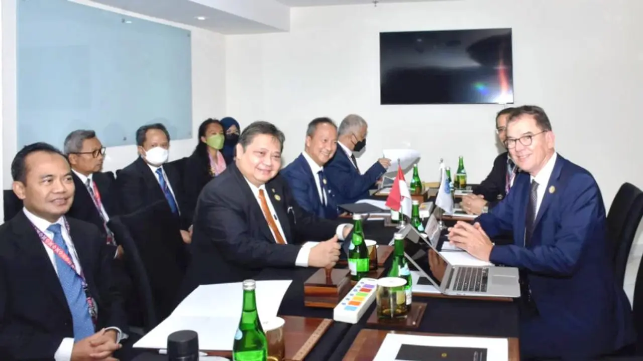 Menteri Koordinator bidang Perekonomian Airlangga Hartarto menerima Direktur Jenderal UNIDO (United Nations on Industrial Development Organization) Gerd Muller  di Nusa Dua, Bali.