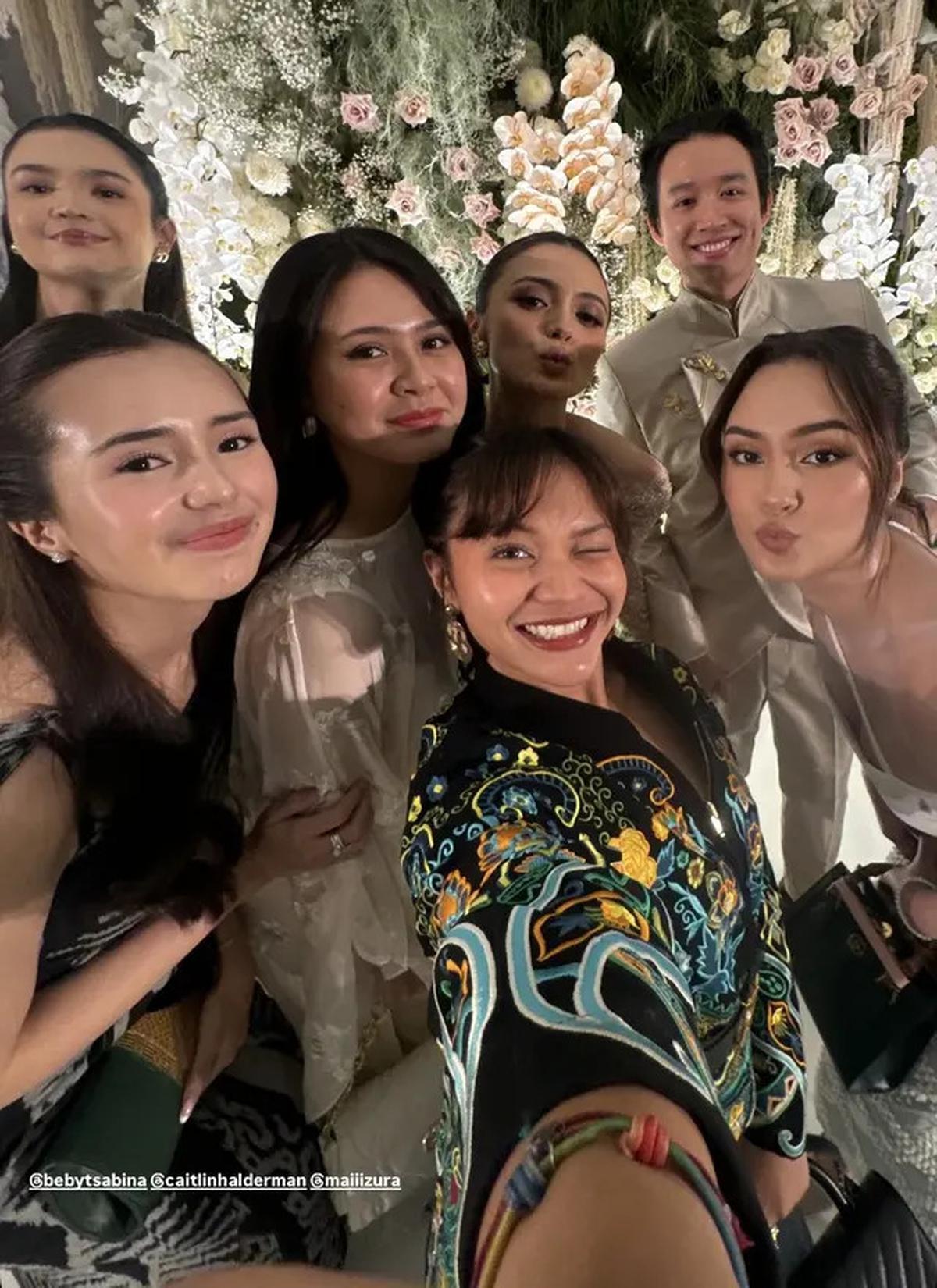 8 Adu Gaya OOTD Kondangan Para Artis saat Hadir di Resepsi Pernikahan Amanda Rawles di Jakarta, Eva Celia hingga Beby Tsabina