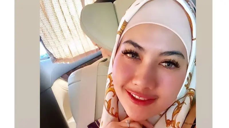 Adik Almarhum Julia Perez Mantap Berhijab, Ini 6 Potret Pesonanya