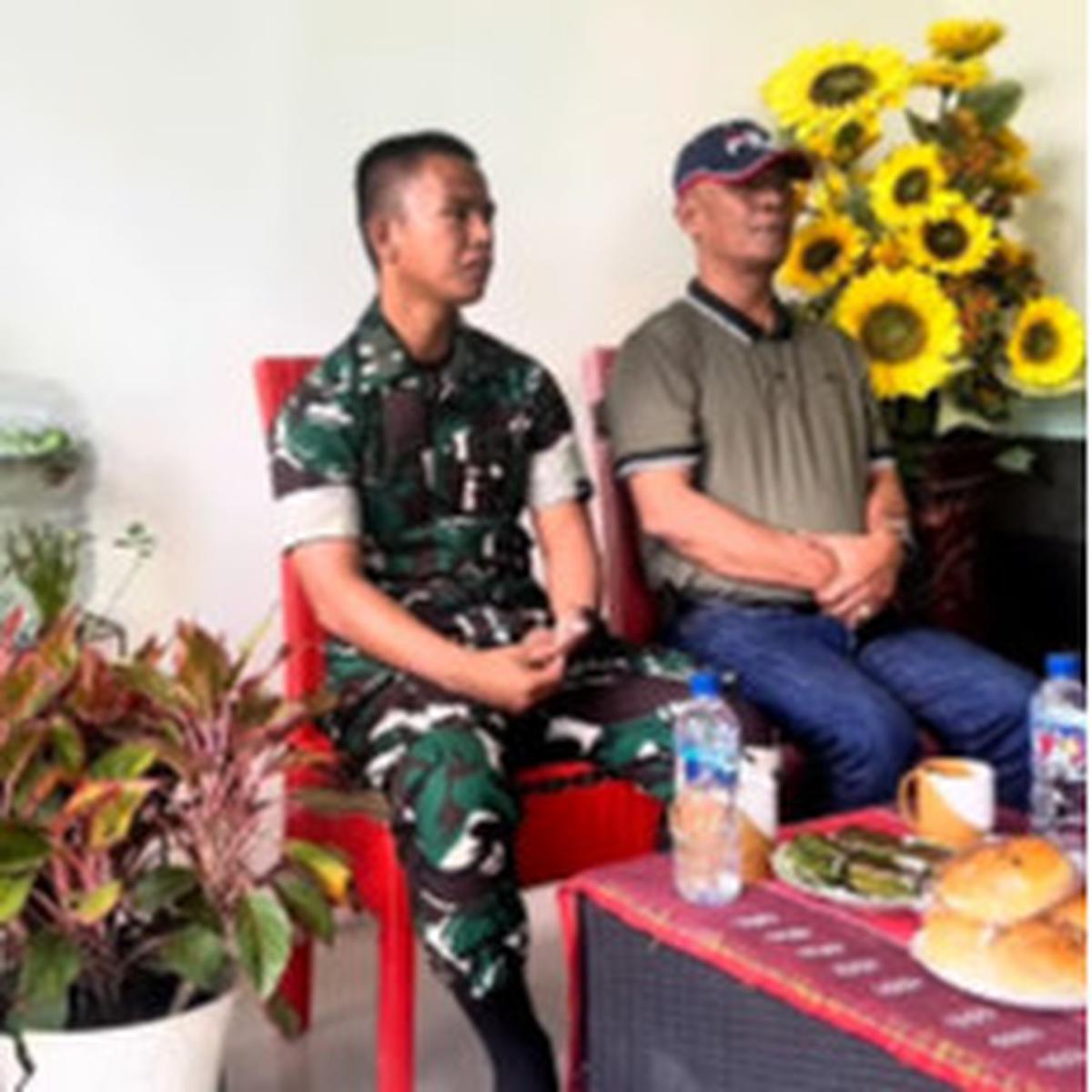 Kolonel Edward Sitorus Salut dengan Letda Jeremi