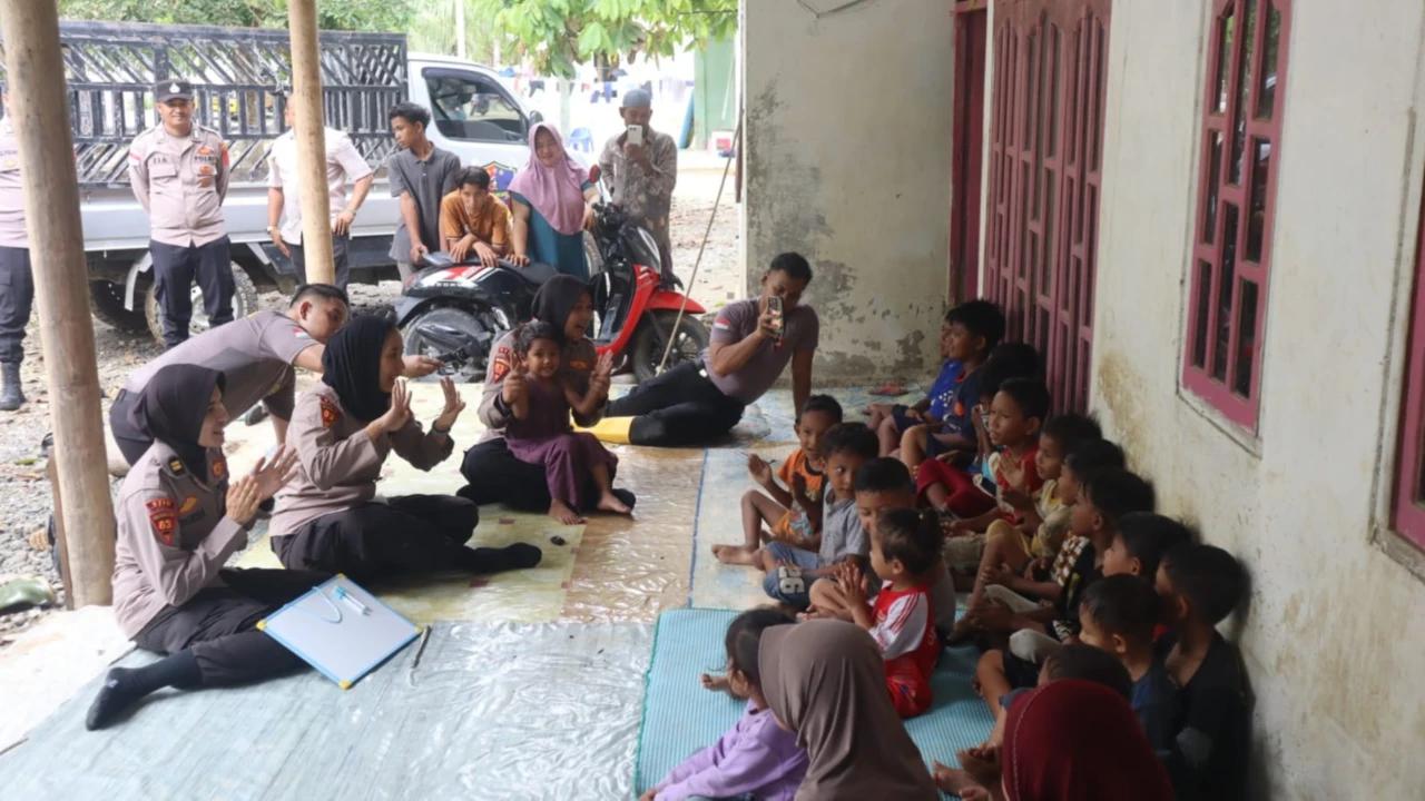 Potret STIK-PTIK Sindikat IX Angkatan 83 di Tengah Warga Terdampak Bencana Aceh, Hibur Anak-Anak hingga Bantu Dapur Umum
