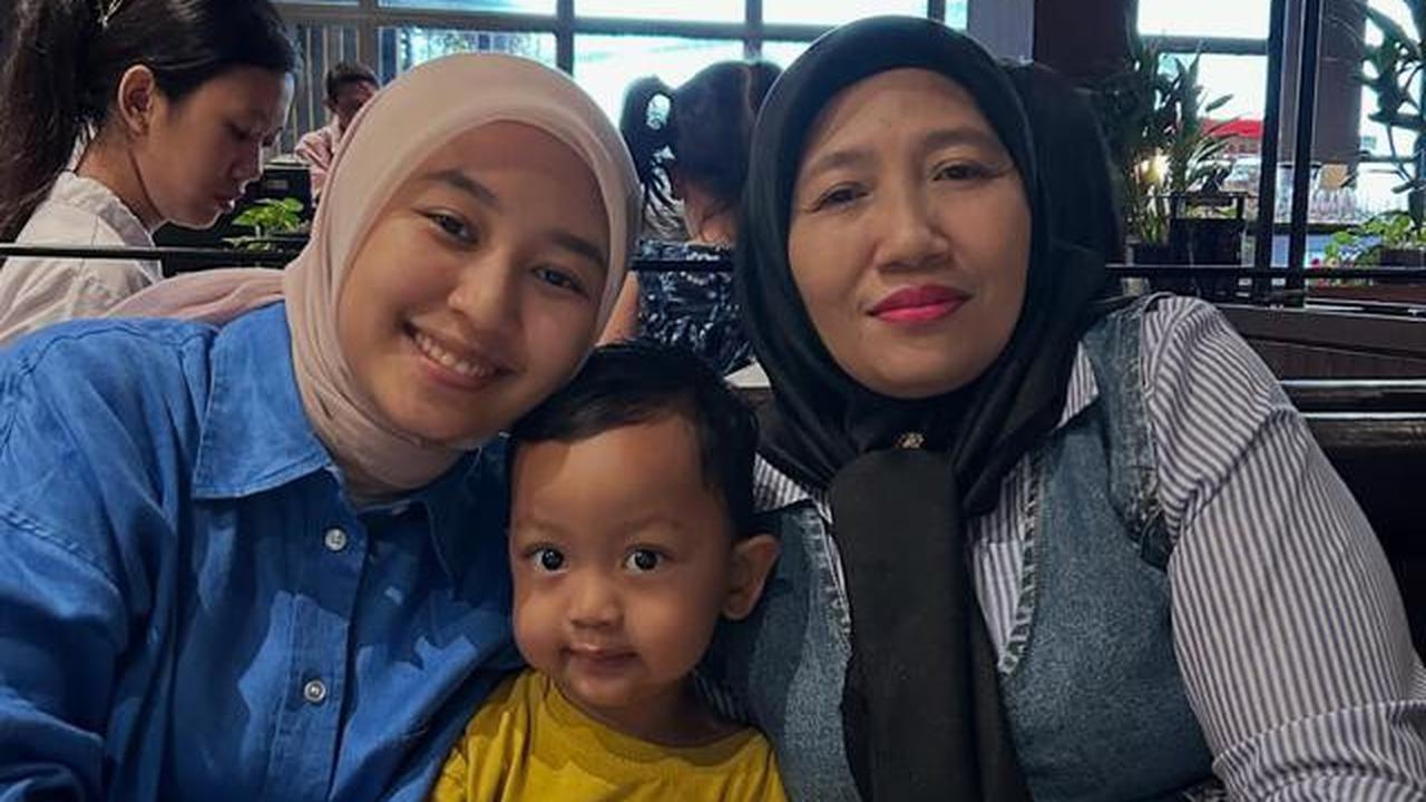 9 Potret Artis Unggah Momen Peringati Hari Ibu 2025, Ada yang Ajak Ibunda Liburan ke Eropa