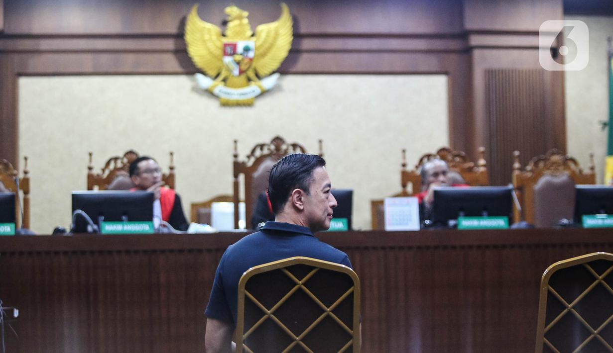 Permohonan praperadilan Tom Lembong ditolak dalam sidang pembacaan putusan praperadilan atas kasus dugaan tindak pidana korupsi kebijakan impor gula tahun 2015-2016 yang dibacakan di Pengadilan Negeri Jakarta Selatan. (Liputan6.com/Angga Yuniar)