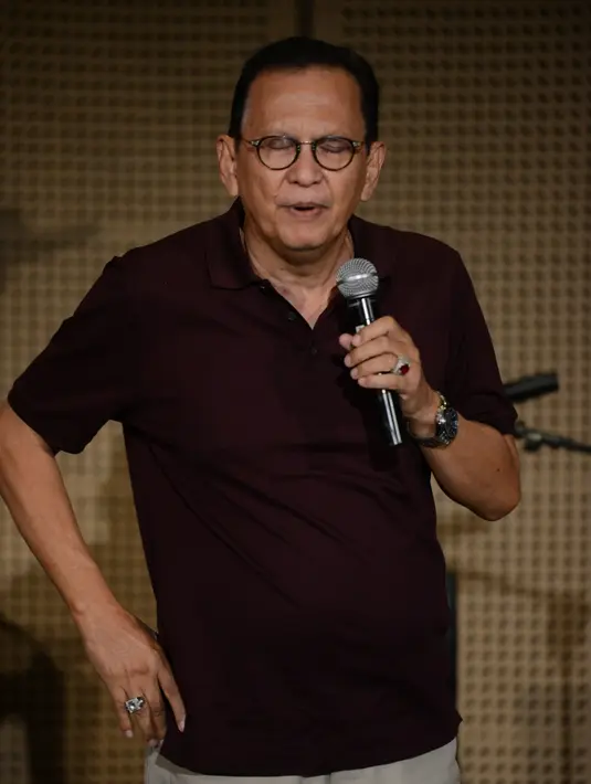 "Memang tidak mudah, tapi satu hal yang pasti jangan pernah memakai atau mencoba narkoba. Jangan pernah mencoba sekalipun karena sekali kita coba, kita akan sangat amat sulit lepas dari itu," terangnya. (Adrian Putra/Bintang.com)