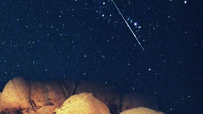 Berbarengan dengan Fase Bulan Bungkuk, Hujan Meteor Orinoid Redup