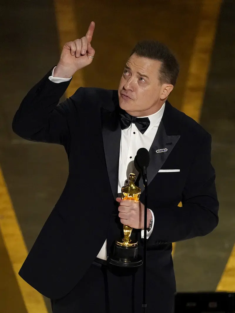 Brendan Fraser menang Piala Oscar 2023 lewat film The Whale. (Foto: AP Photo/Chris Pizzello)