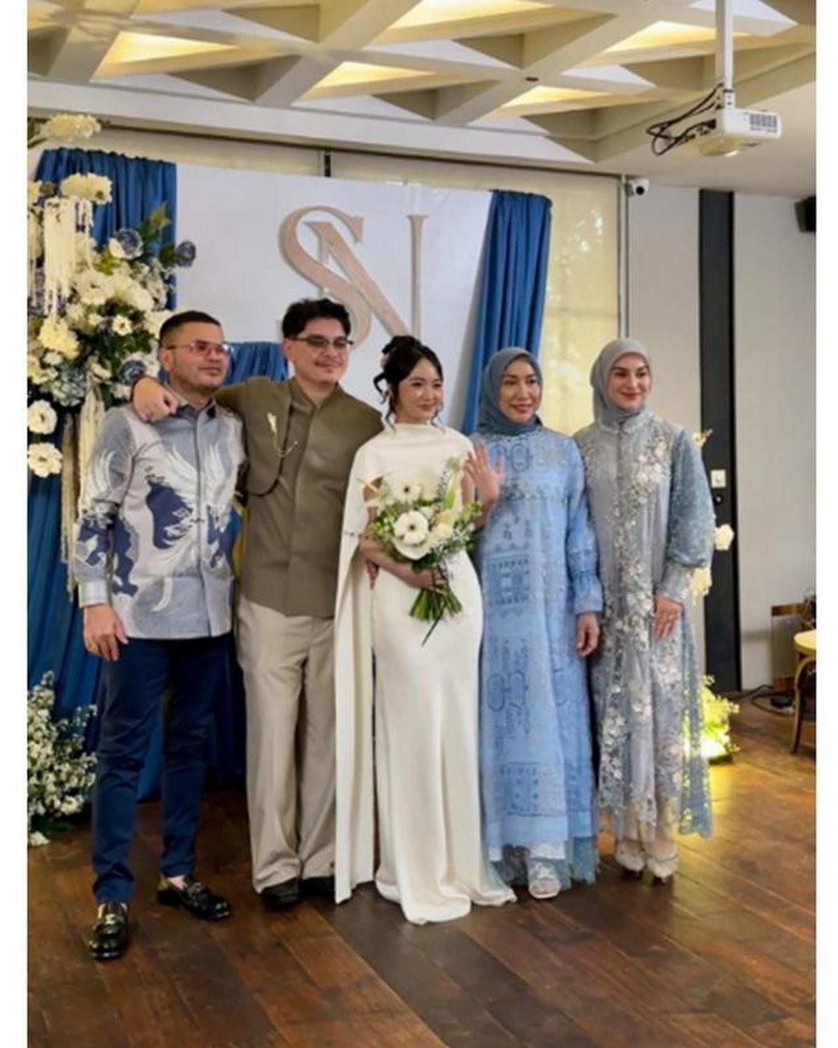 7 Potret Lamaran Sean Ivan Adik Irish Bella di Bandung, Penuh Bahagia