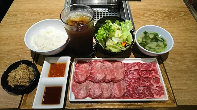 Resto Fastfood Yakiniku Pertama Buka di Jakarta, Tinggal Pilih, Pesan dan Makan