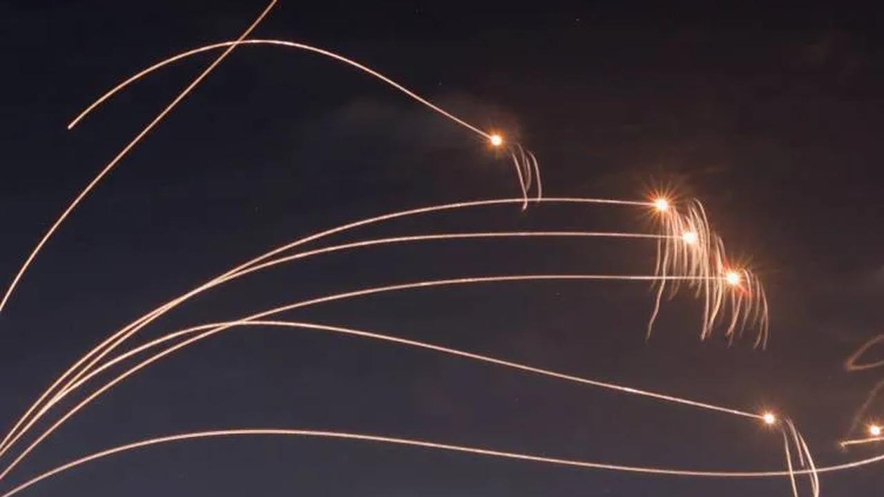 Iron Dome diketahui telah beroperasi sejak tahun 2011. Pada tahun itu, sistem tersebut dianggap paling canggih. Namun sekarang ini sudah ada alat yang lebih canggih.<br>