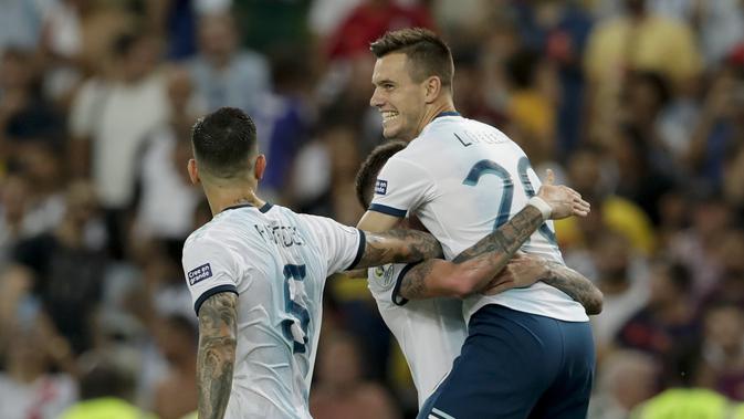 Pemain Timnas Argentina Giovani Lo Celso merayakan golnya ke gawang Venezuela pada semifinal Copa America 2019 di Estadio do Maracana, Sabtu (29/6/2019) dini hari WIB. Argentina menang 2-0 dan lolos ke semifinal. (foto: AP Photo/Leo Correa)