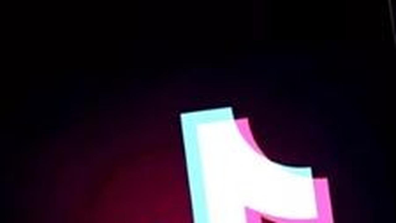 Ekonom Ungkap Bahaya TikTok Shop, Jualan Sambil Jalankan Bisnis Medsos Secara Bersamaan