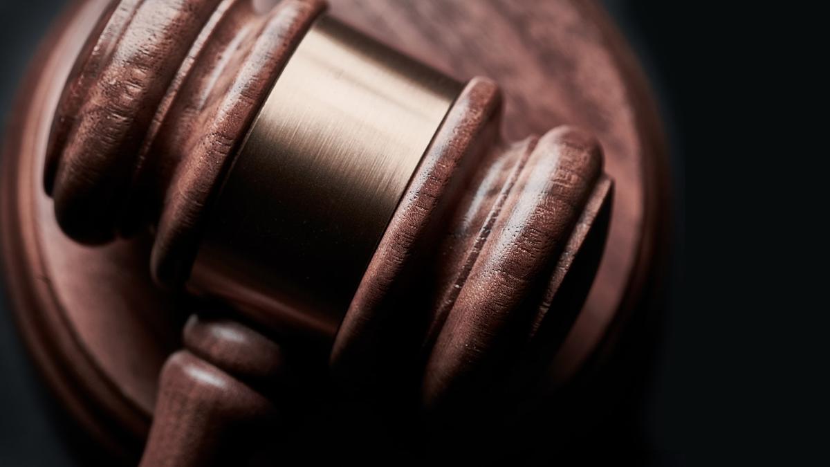 Ketua Mahkamah Agung India Jadi Sasaran Lemparan Sepatu, Ini Sebabnya