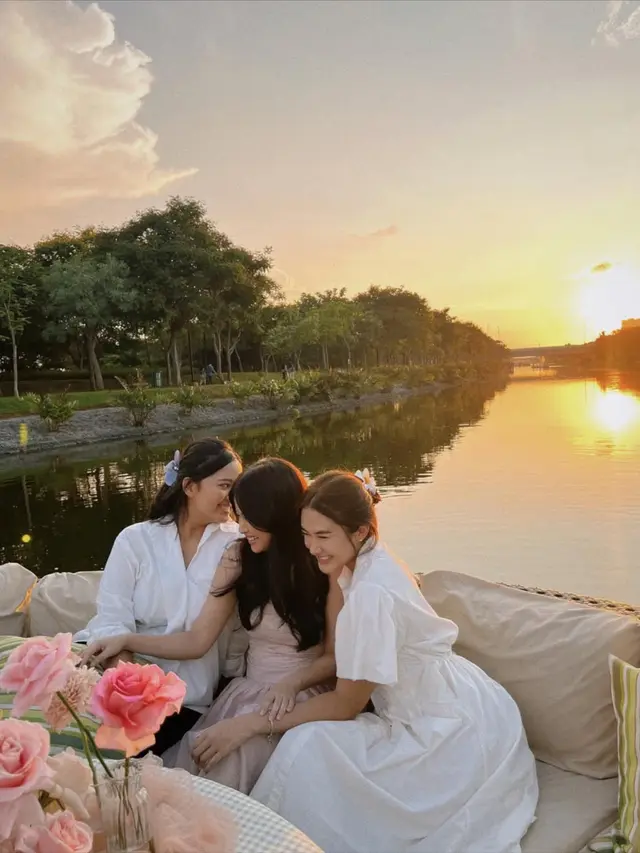 6 Potret Manis Ultah Hanggini ke-26, Kejutan Romantis dan Pesona Dress Pink