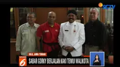 Sabar hendak berpamitan dengan Walikota Solo untuk kembali menaklukan Puncak Gunung Elbrus, Rusia, dan mengibarkan bendera merah putih di sana.
