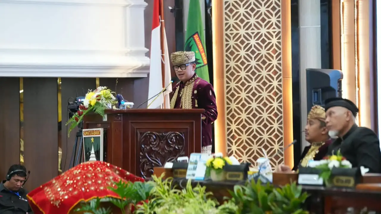 Wamendagri Bima Arya saat Rapat Paripurna bersama DPRD Provinsi Sumbar
