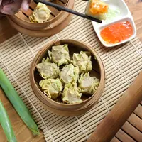 Ilustrasi siomay ayam./Copyright shutterstock.com/g/Kristanti