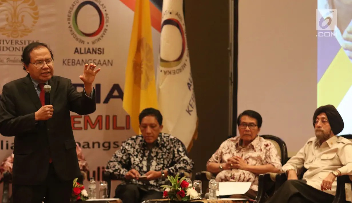 Mantan Menko Kemaritiman Rizal Ramli saat diskusi "Debat-Tak Debat: Utang Besar Buat Siapa? di Jakarta, Selasa (3/7). Rizal Ramli mengungkap perekonomian Indonesia, khususnya masalah utang dalam kondisi yang kurang sehat. (Liputan6.com/Angga Yuniar)