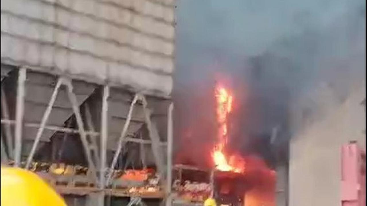"Iya, korban meninggal bertambah menjadi 21 orang. Satu orang meninggal kemarin sore," ujarnya saat dihubungi melalui telepon, Rabu (3/1).<br><br>