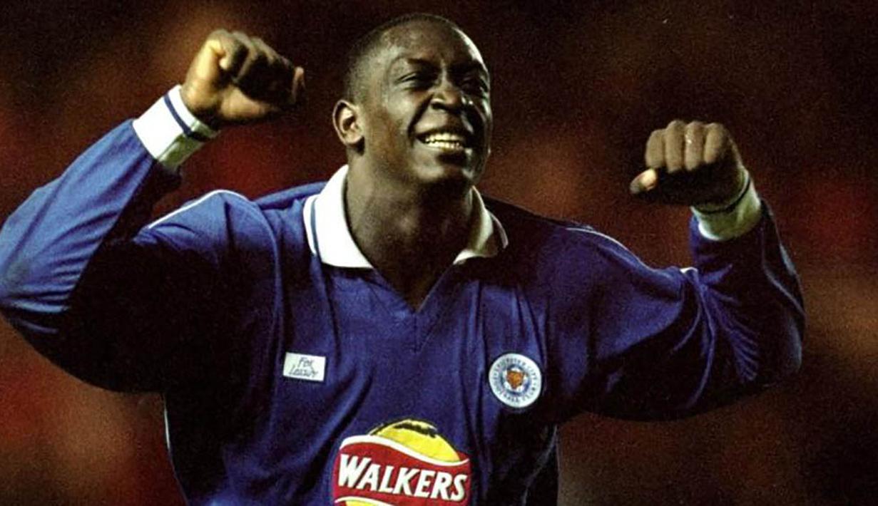 4. Emile Heskey, striker yang mencetak 111 gol sepanjang kariernya di Liga Inggris ini merupakan binaan akademi Leicester. Bergabung dengan The Foxes tahun 1994 sebelum akhirnya hijrah ke Liverpool tahun 2000. (Bola.com/Bleacherreport.com)