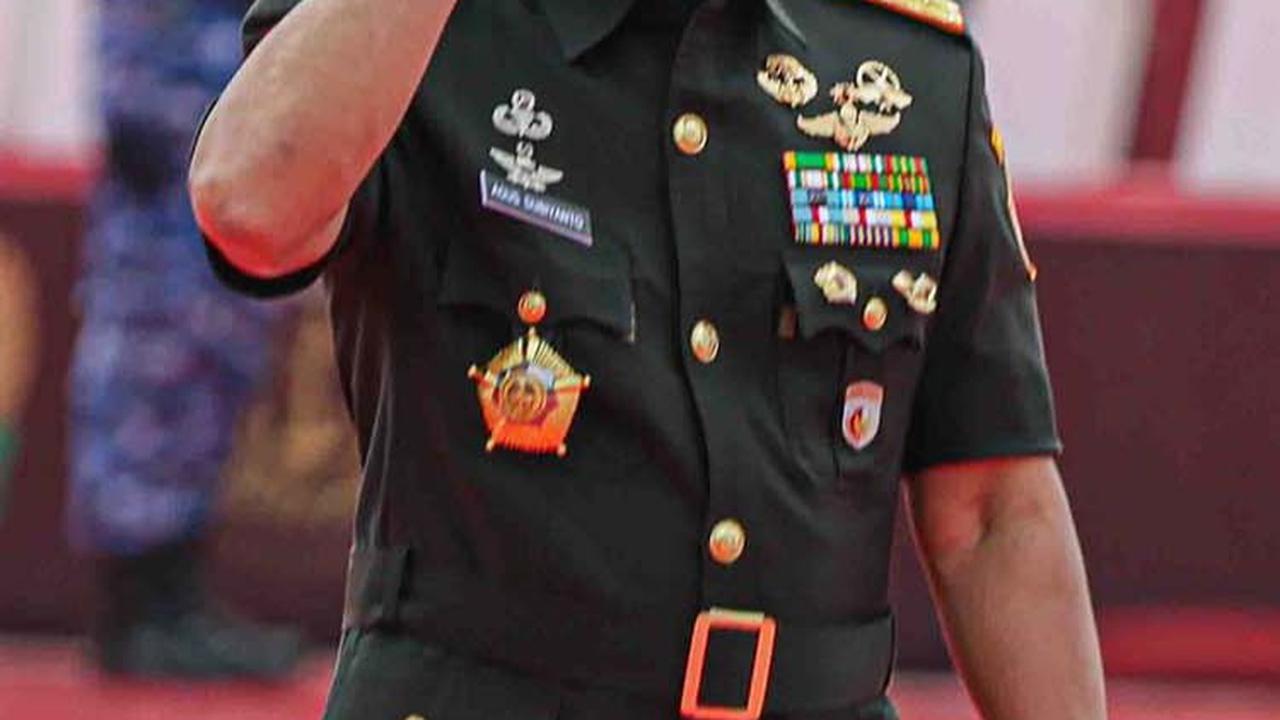 Upacara sertijab ini diadakan setelah Presiden Joko Widodo resmi melantik Jenderal Agus Subiyanto sebagai Panglima TNI pada pagi tadi.