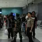 Mantan anggota Gafatar tiba di Bandara Soekarno-Hatta (Liputan6.com/ Pramitha Tristiawati)