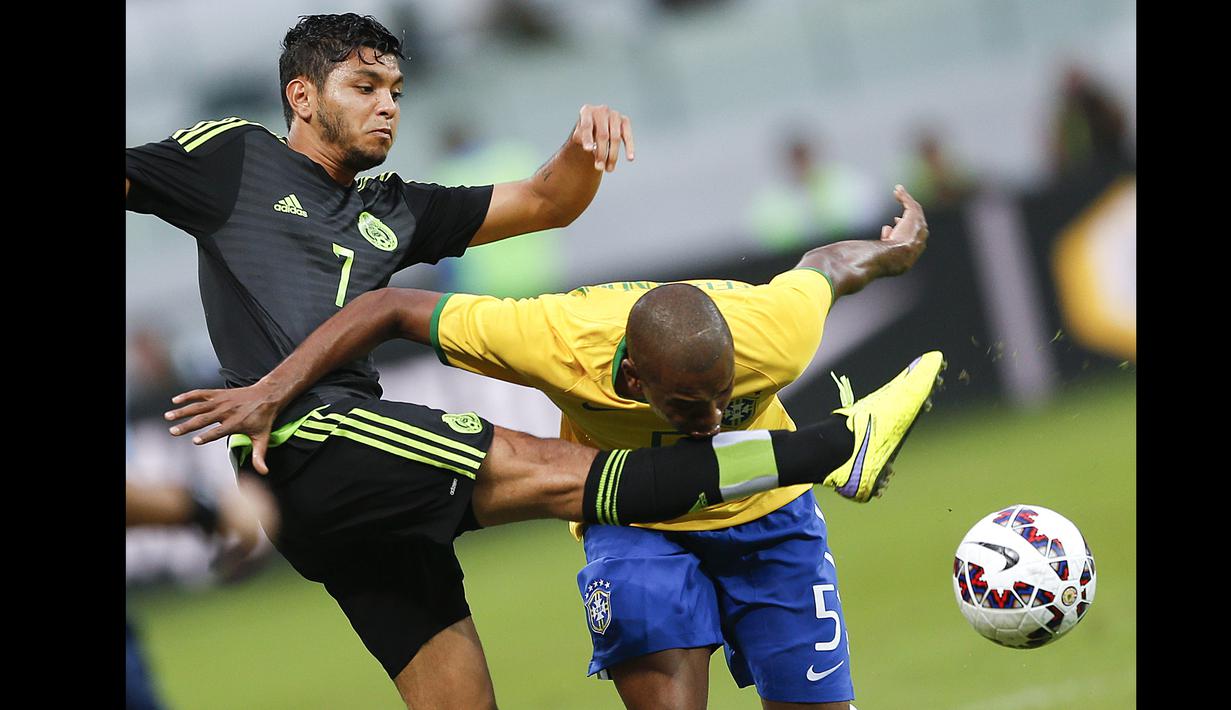 Seiring berjalannya waktu, pemain sayap berdarah Mexico tersebut kian tampil gemilang. Hingga saat ini ia berhasil mencetak 31 gol dengan 64 asisst dalam 250 penampilan bersama FC Porto. (Foto: AP/Andre Penner)