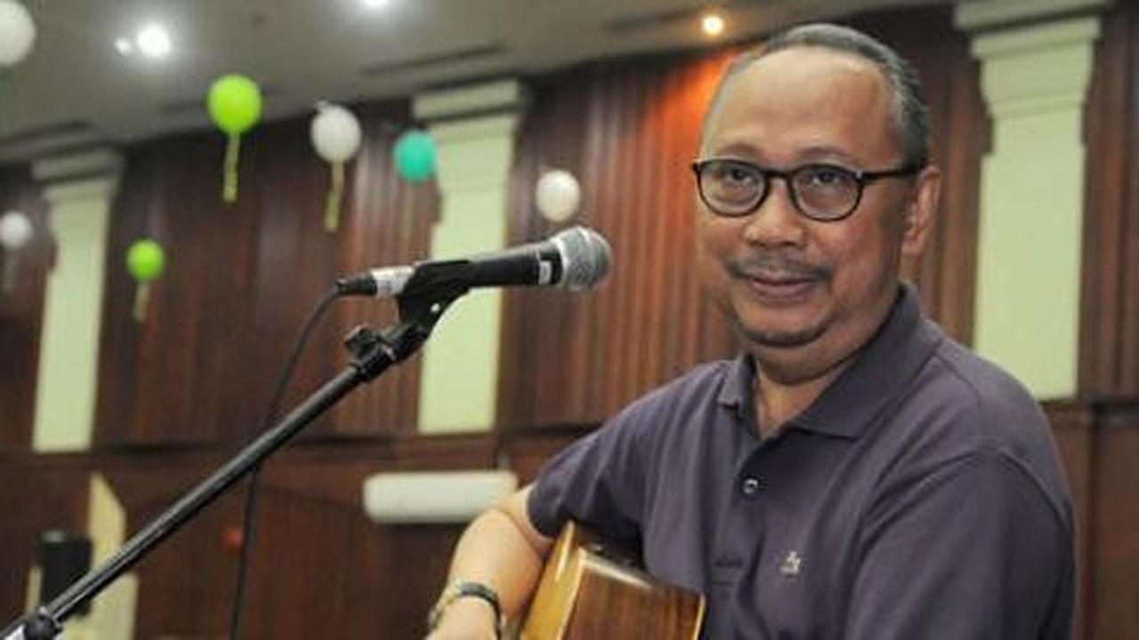 Ebiet G Ade tak pernah mimpi jadi legend