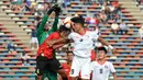 <p>Pemain Timnas Indonesia U-22, Muhammad Ramadhan Sananta (tengah) berusaha menjebol gawang Timor Leste pada pertandingan ketiga Grup A SEA Games 2023 yang berlangsung di Olympic Stadium, Phnom Penh, Kamboja, Minggu (7/5/2023). (Bola.com/Abdul Aziz)</p>