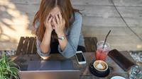 Ilustrasi wanita merasa sedih atau bad mood. (Shutterstock/Akaranan)