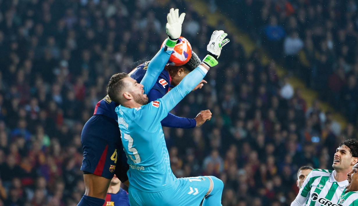 Dua gol di laga ini seluruhnya tercipta di babak pertama. Barca unggul lebih dulu lewat gol Gavi sebelum dibalas Natan. (AP Photo/Joan Monfort)