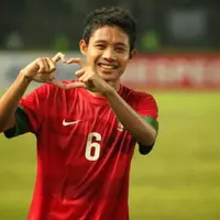 Inilah harapan ibunda Evan Dimas, Ana, yang ingin anaknya bisa berjuang untuk mendapatkan Piala AFF 2016. (Foto: diyanahafifah.wordpress.com)