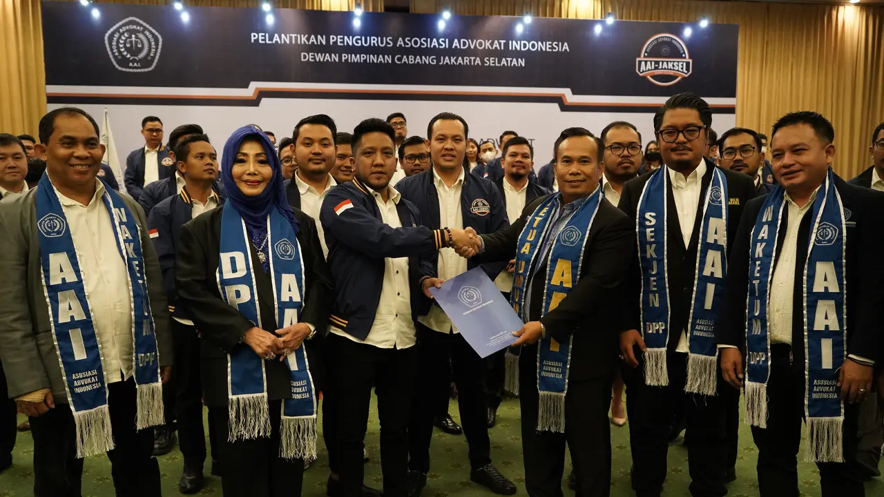 Pengurus Dewan Pimpinan Cabang Asosiasi Advokat Indonesia (AAI) Jakata Selatan (Jaksel) periode 2022-2027 dilantik dengan semangat, yakni solid, kreatif, dan melek teknologi, Jumat (9/12/2022) (Istimewa)