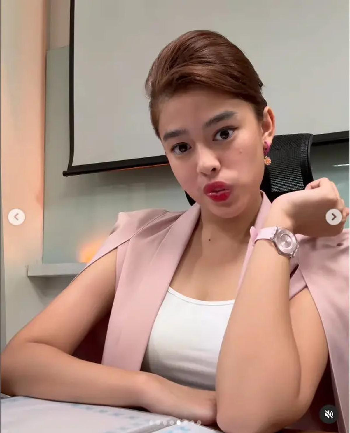 6 Potret Aqeela Calista di Lokasi Syuting Sinetron Asmara Gen Z, Penampilan Lebih Fresh