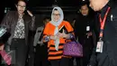 Dewie Yasin Limpo diperiksa sebagai saksi atas tersangka mantan sekretaris pribadinya Rinelda Bandaso terkait kasus dugaan suap proyek pembangkit listrik mikrohidro di Kabupaten Deiyai, Papua, Jakarta, Rabu (16/12/2015). (Liputan6.com/Helmi Afandi)