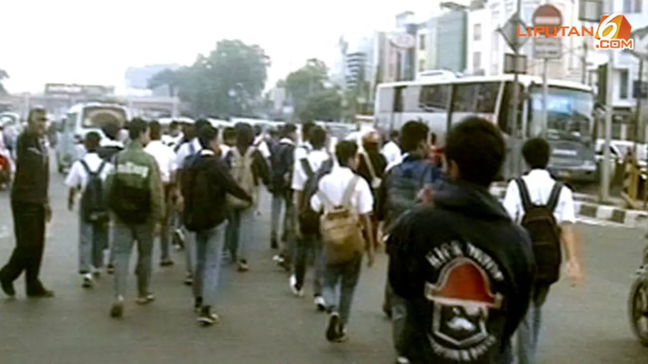 pelajar-bus-131202c.jpg
