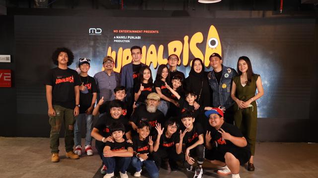 Pemain dan kru Jurnal Risa. (Foto: Dok. MD Pictures)