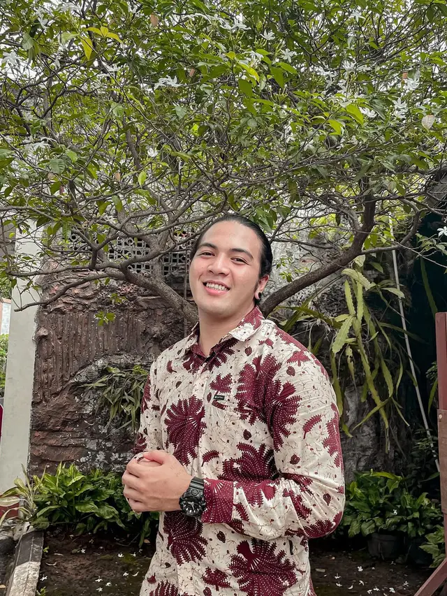 6 Potret Nando Anak Gary Iskak, Ikuti Jejak Sang Ayah di Dunia Akting