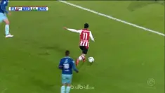 PSV Eindhoven menjaga keunggulan 7 poin di puncak klasemen Eredivisie usai menang tipis dengan skor 1-0 atas Excelsior. Luuk de Jo...