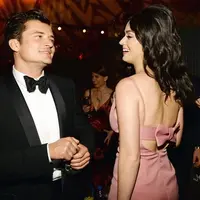 Beberapa waktu lalu publik di gegerkan oleh foto-foto tanpa busana alias bugil sang aktor Orlando Bloom yang tengah menikmati liburannya bersama Katy Pery di pantai Saridina, Italia. (Dailymail)