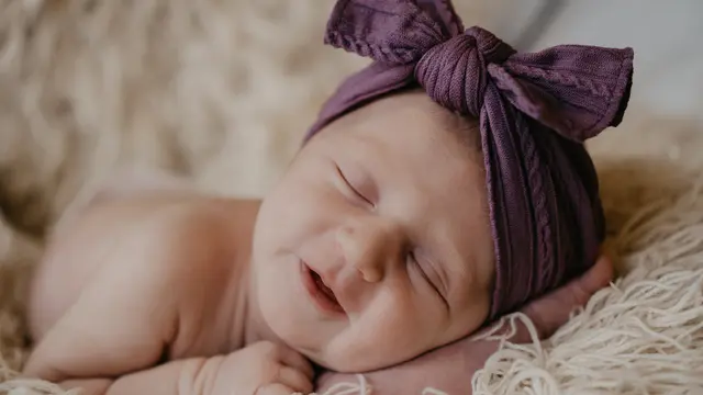 Nama Bayi Perempuan yang Artinya Kuat dan Pintar