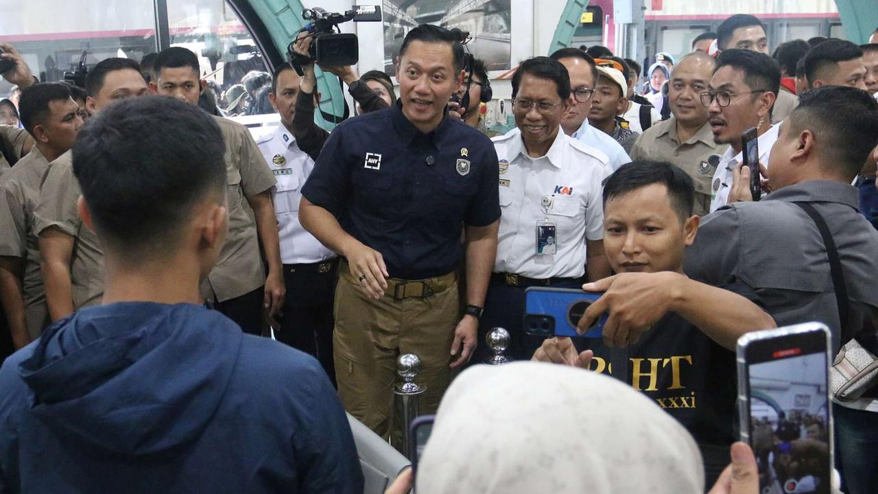 AHY tinjau arus mudik di Stasiun Pasar Senen