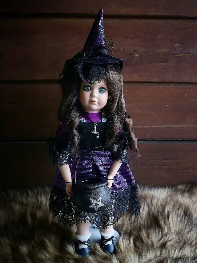 6 Potret Koleksi Boneka Bayi Wendy Walters, Anna Paling Bikin Merinding