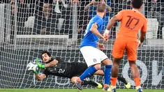 Buffon Pensiun, Mattia Perin Jaga Gawang Italia Lawan Belanda