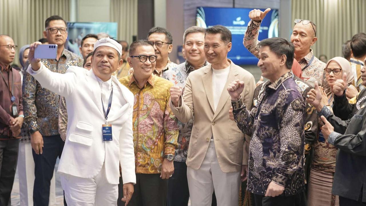 FOTO: Momen Dedi Mulyadi Rombak Total Jajaran Pejabat Bank BJB, Bossman Mardigu dan Helmy Yahya Ditunjuk Jadi Komisaris Independen