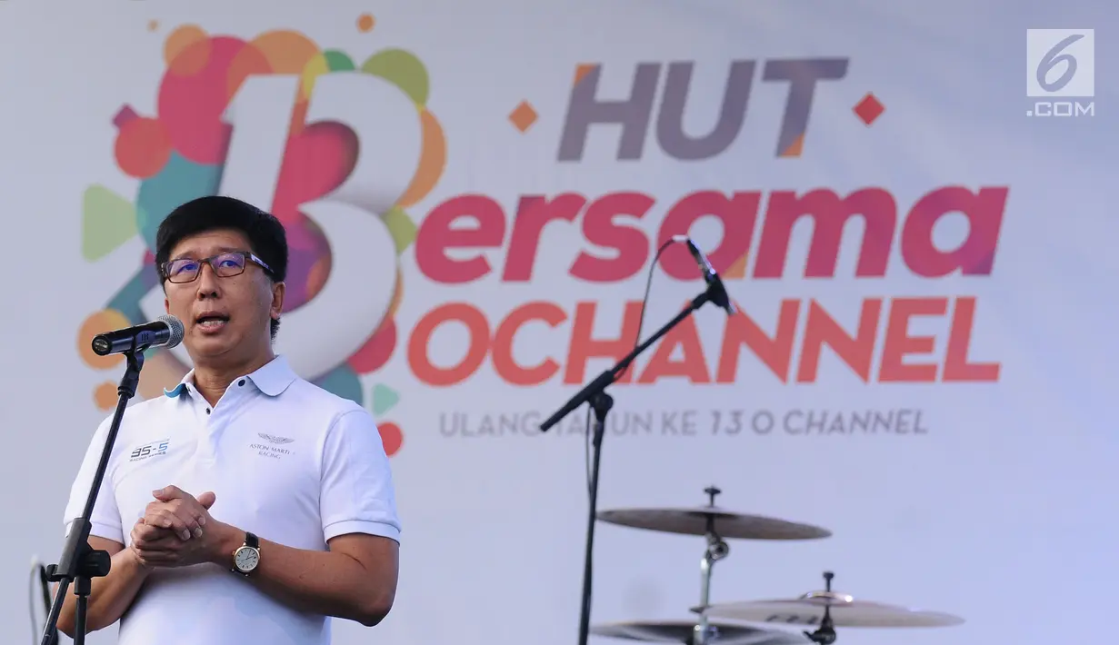 Dirut O Channel, Sutanto Hartono memberi sambutan pada perayaan HUT Bersama Bersama O Channel dengan Jalasenastri TNI AL di Stadion Bola Mini Pasmar 2, Cilandak, Jakarta, Minggu (20/8). (Liputan6.com/Helmi Fithriansyah)