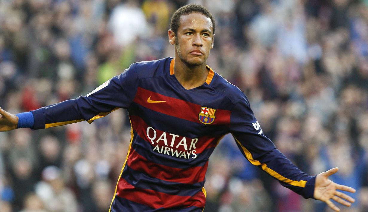 Rumor transfer Neymar ke Manchester United sudah berhembus sejak bursa transfer musim panas lalu, kini dengan belum stabilnya penampilan Setan Merah pada paruh musim membuat pemain Brasil itu kembali menjadi incaran. (EPA/Quique Garcia)